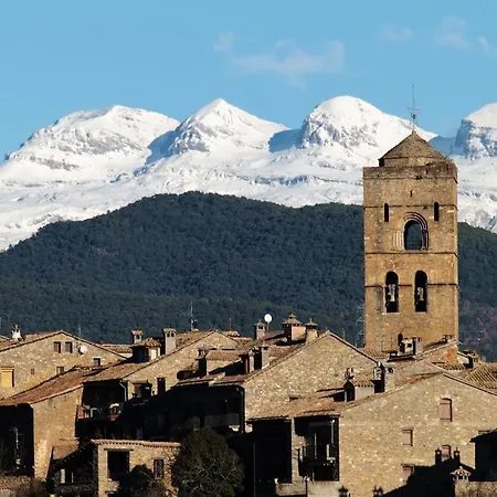 Arcos فندق Aínsa