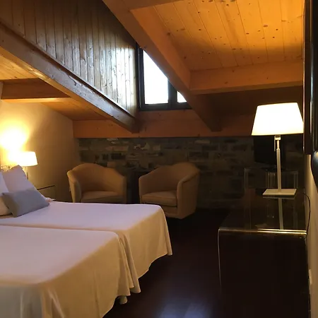 Arcos فندق Aínsa