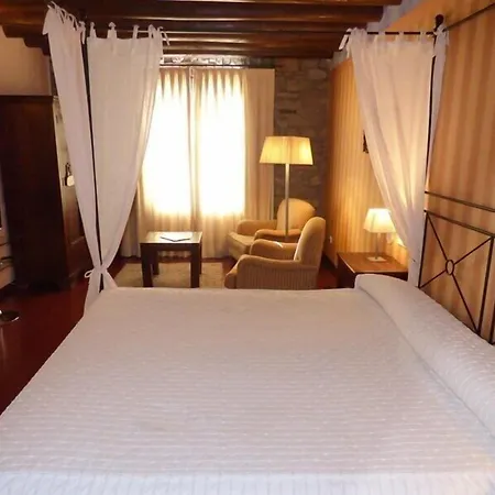 Hotel Arcos 2*